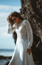 Robe de mariée longue Louma en dentelle, collection Idylle 2027 – photo 2